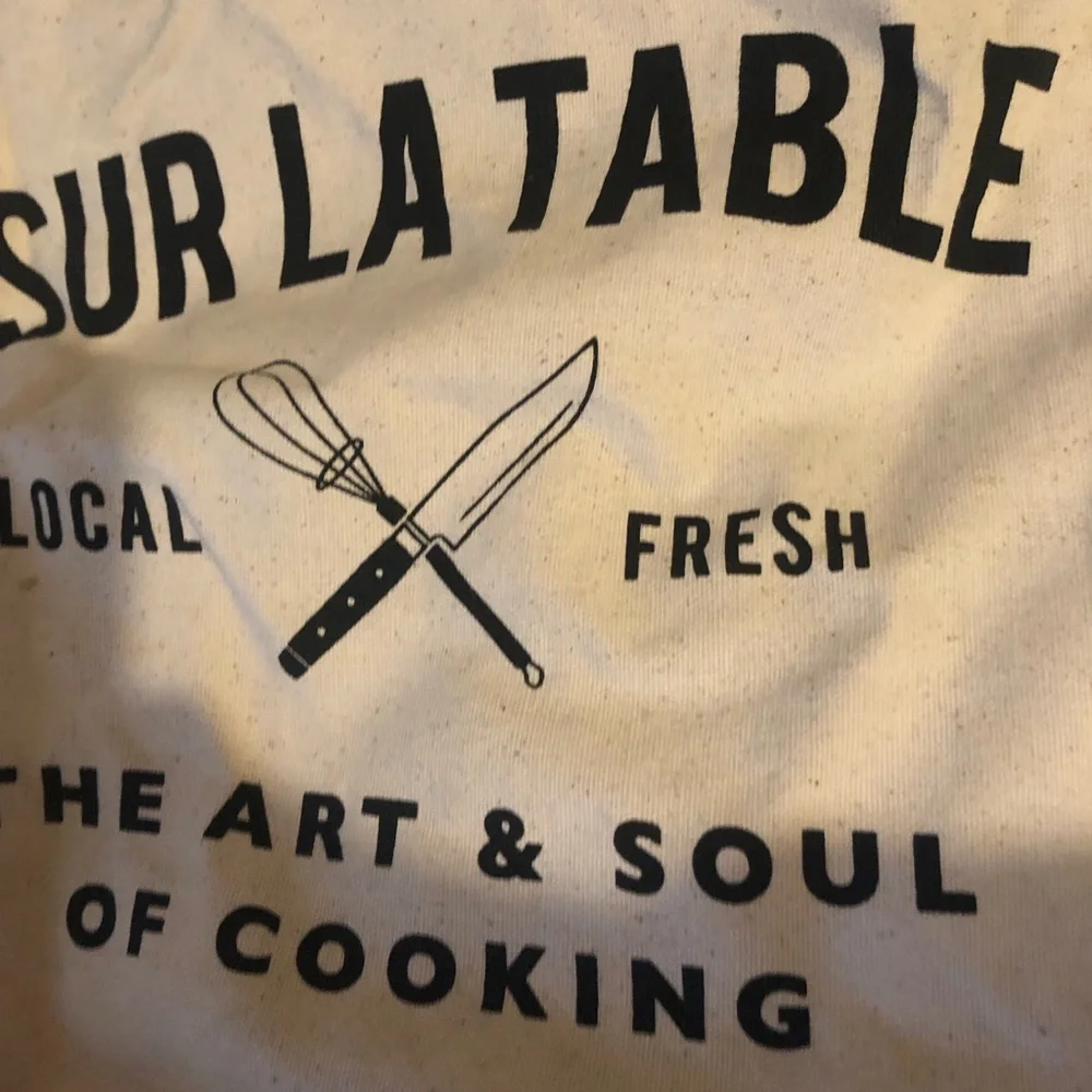 Sur La Table Tote Bag- 152A  $8 or 🦋.  Price is firm unless bundled